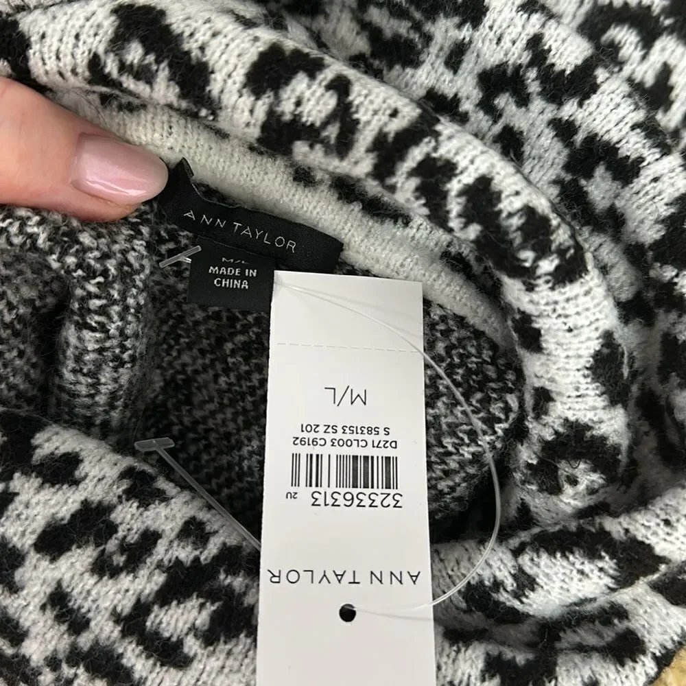 Ann Taylor Leopard Print Turtleneck Relaxed Fit Poncho Size M/L